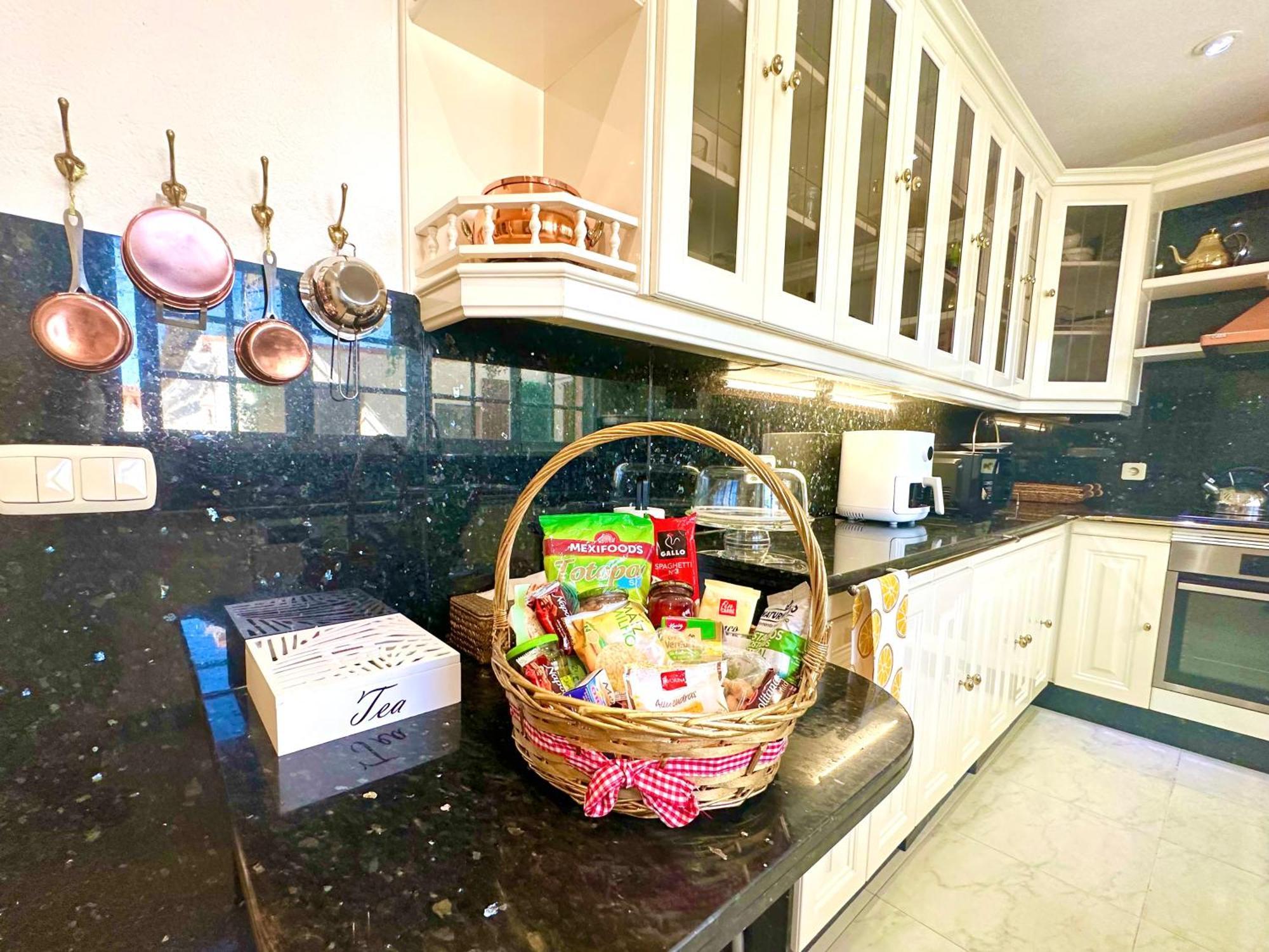 Villa Casacara Marbella Beachside Costabella -Spain エクステリア 写真